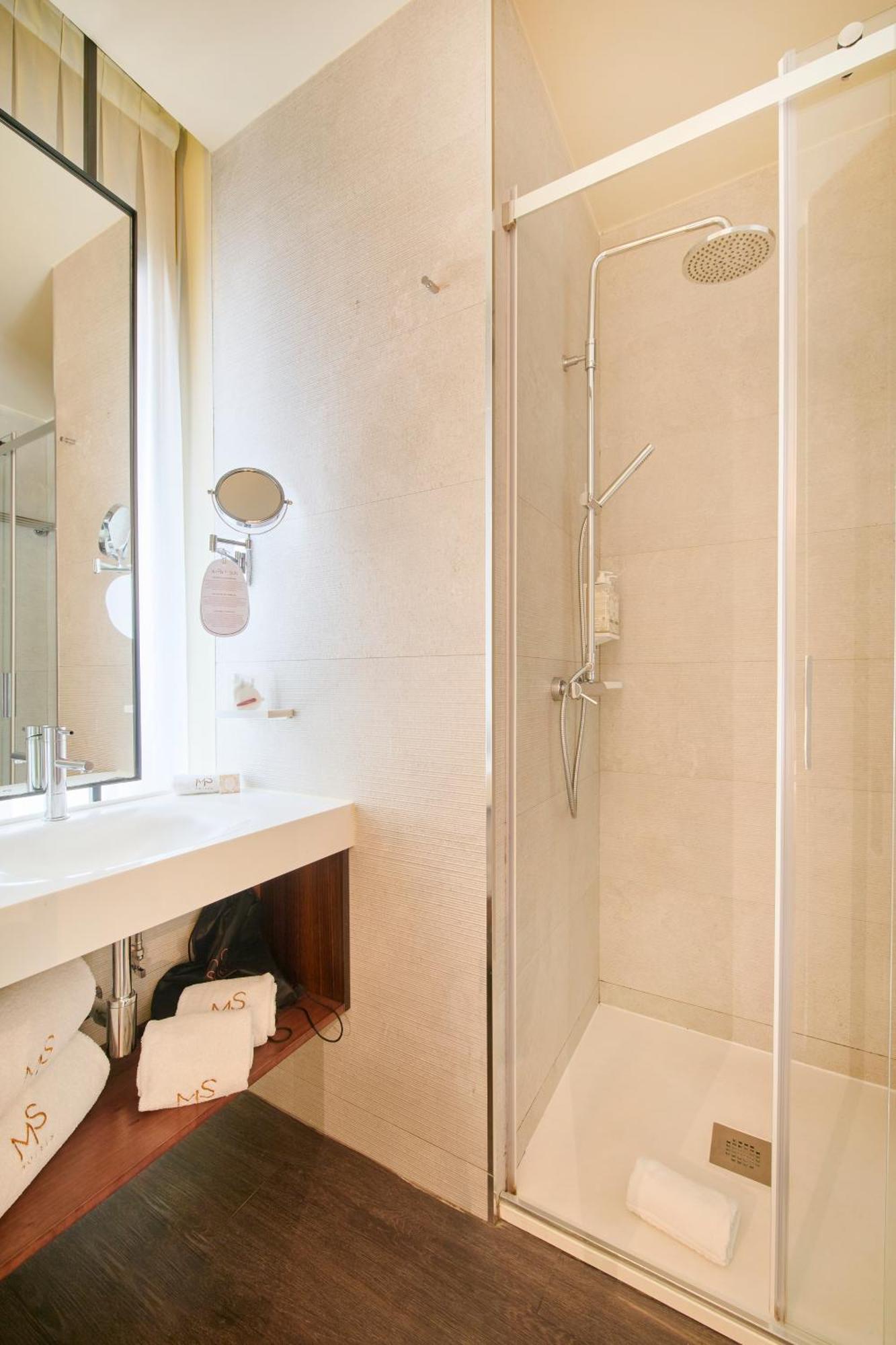 Hotel Moon & Sun 4*